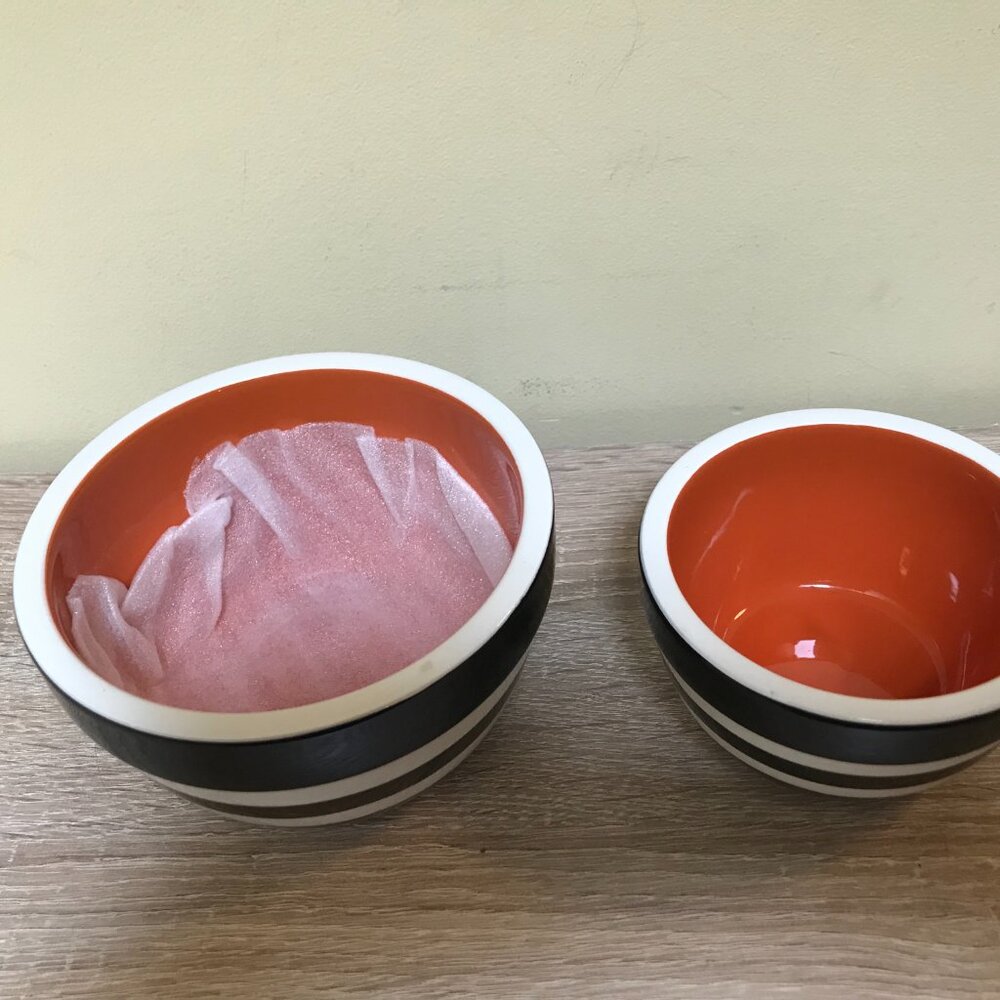 2 TERRAMOTO BRAND CERAMIC ORANGE BLACK STRIPE SPIDER WEB HALLOWEEN TINY BOWLS